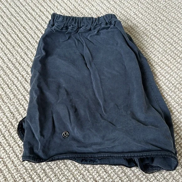 Lululemon 2.5” Short - Picture 5 of 5